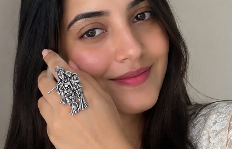 Krishna theme rings