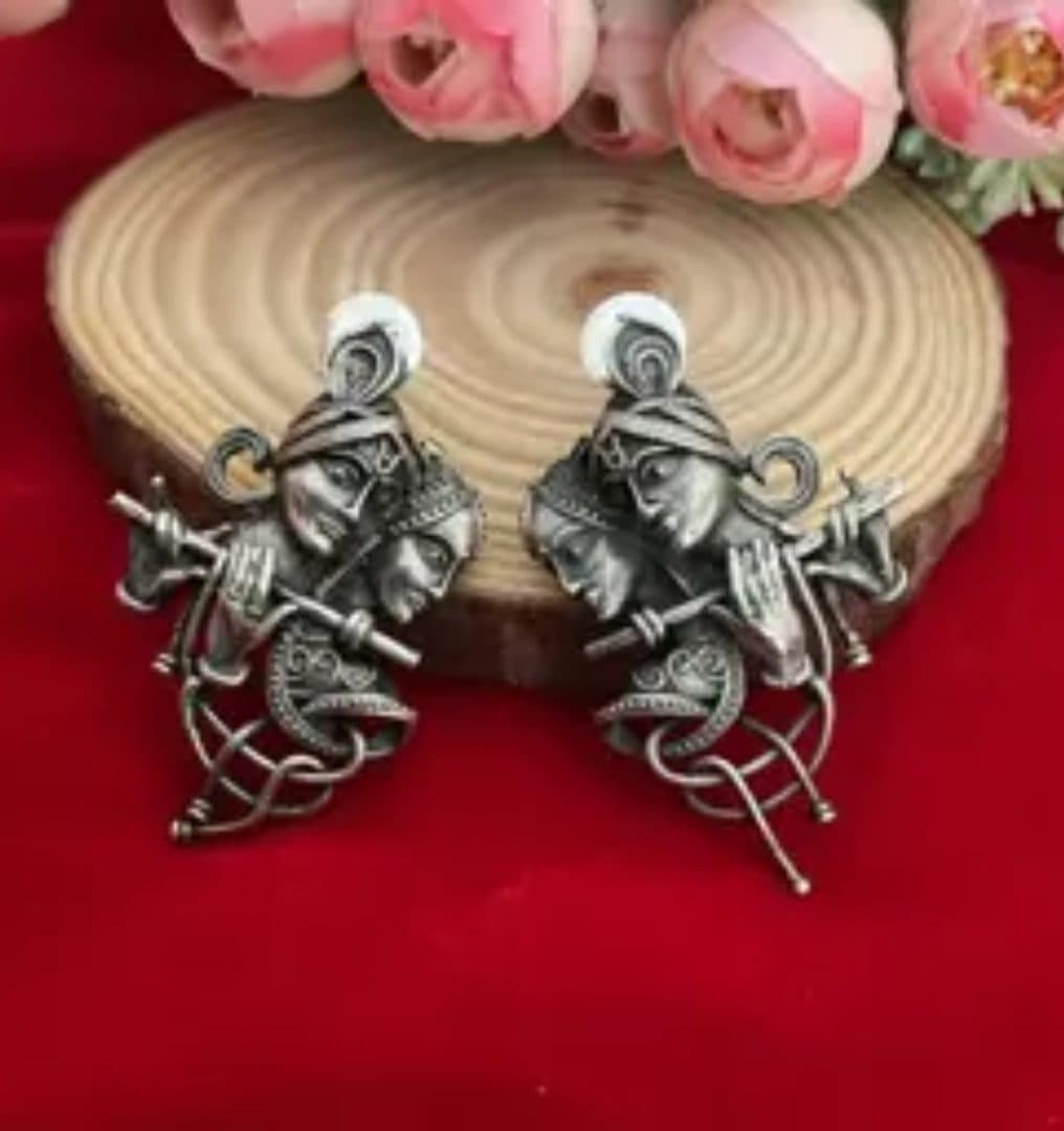 Theme bas oxidised earrings