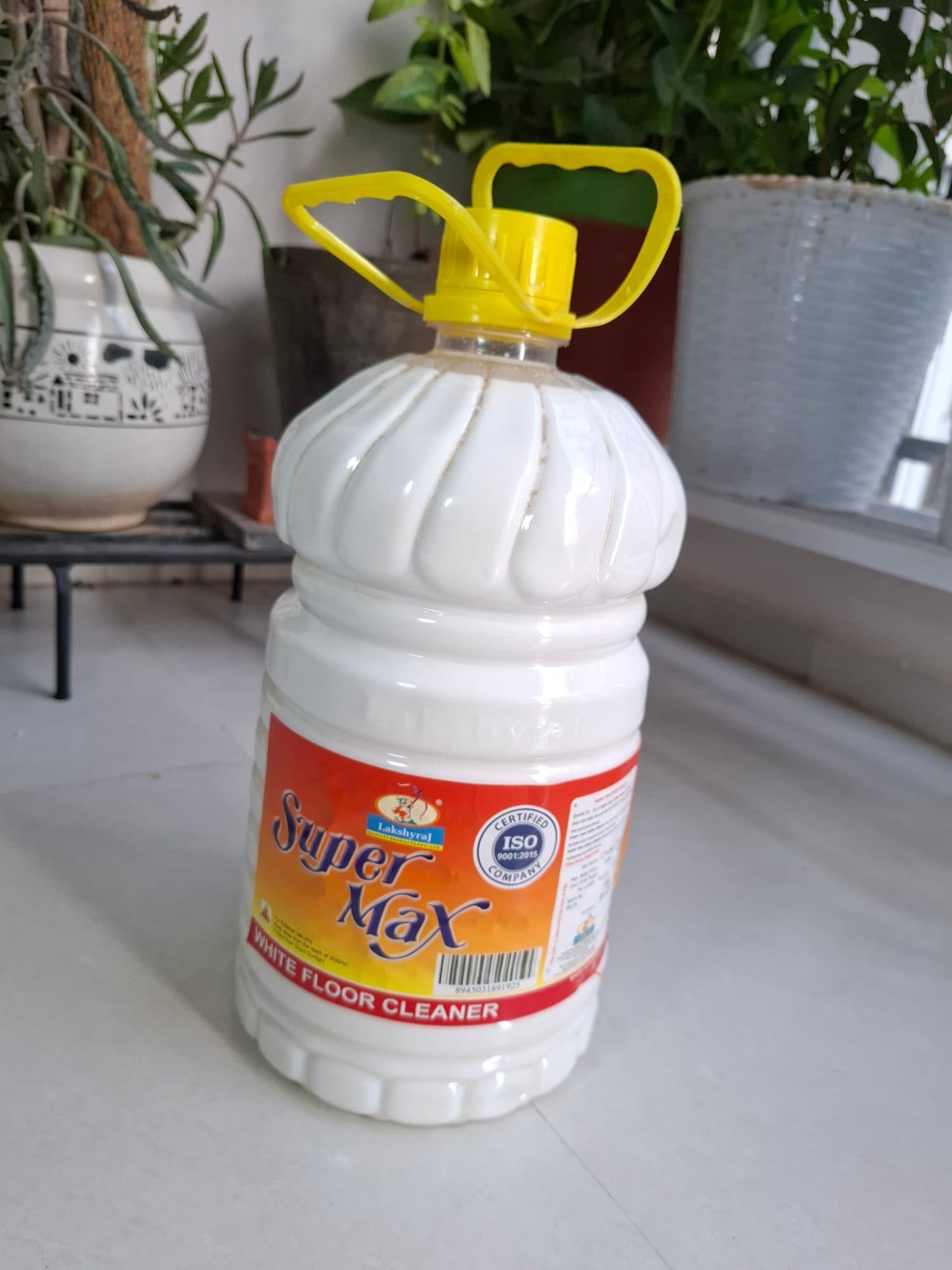 Super Max White Floor Cleaner